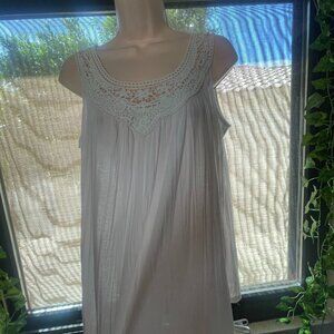 ladies lovely white top by caroline taylor size medium